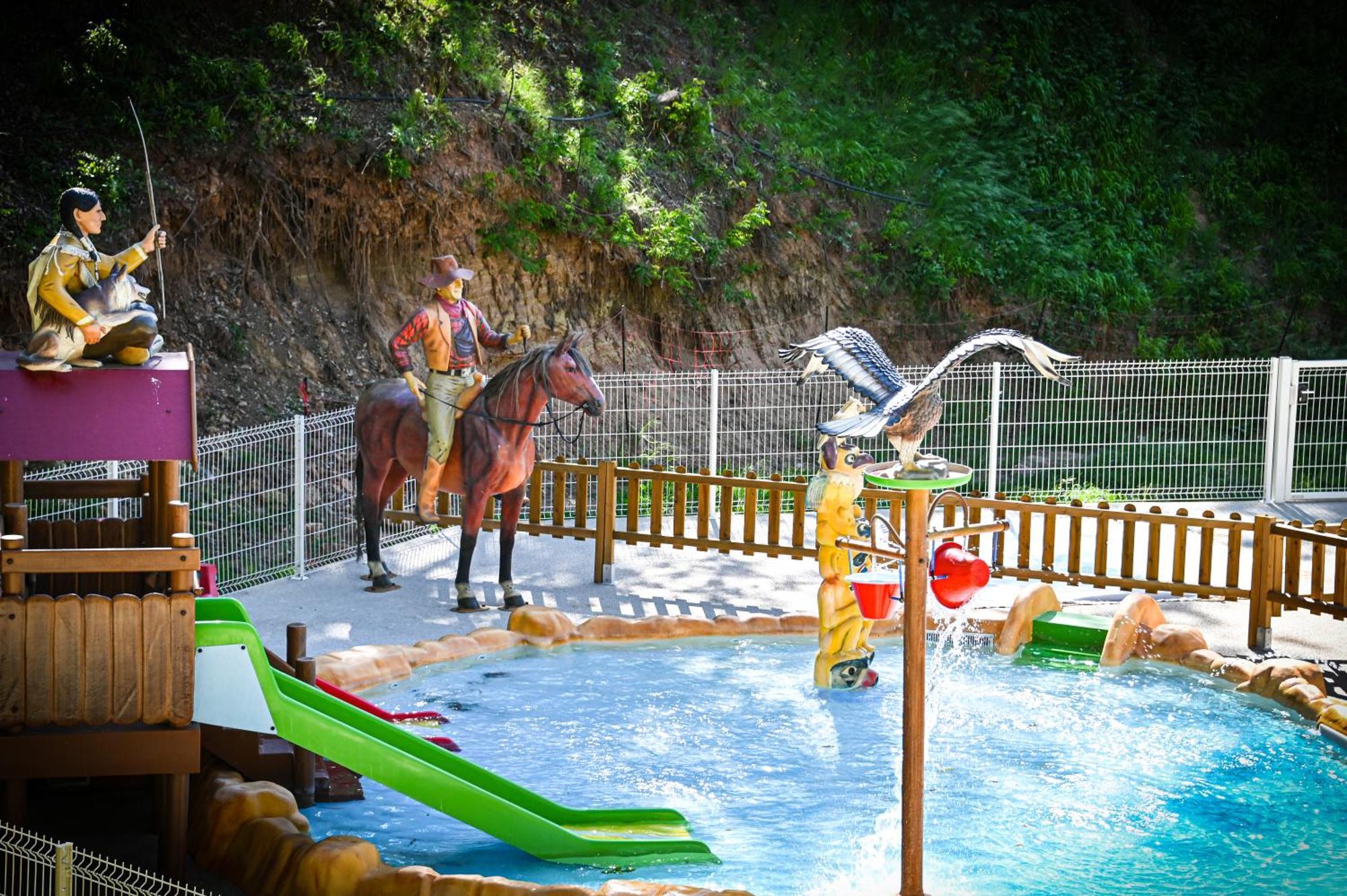 Camping Le Colorado Rustrel Exterior foto
